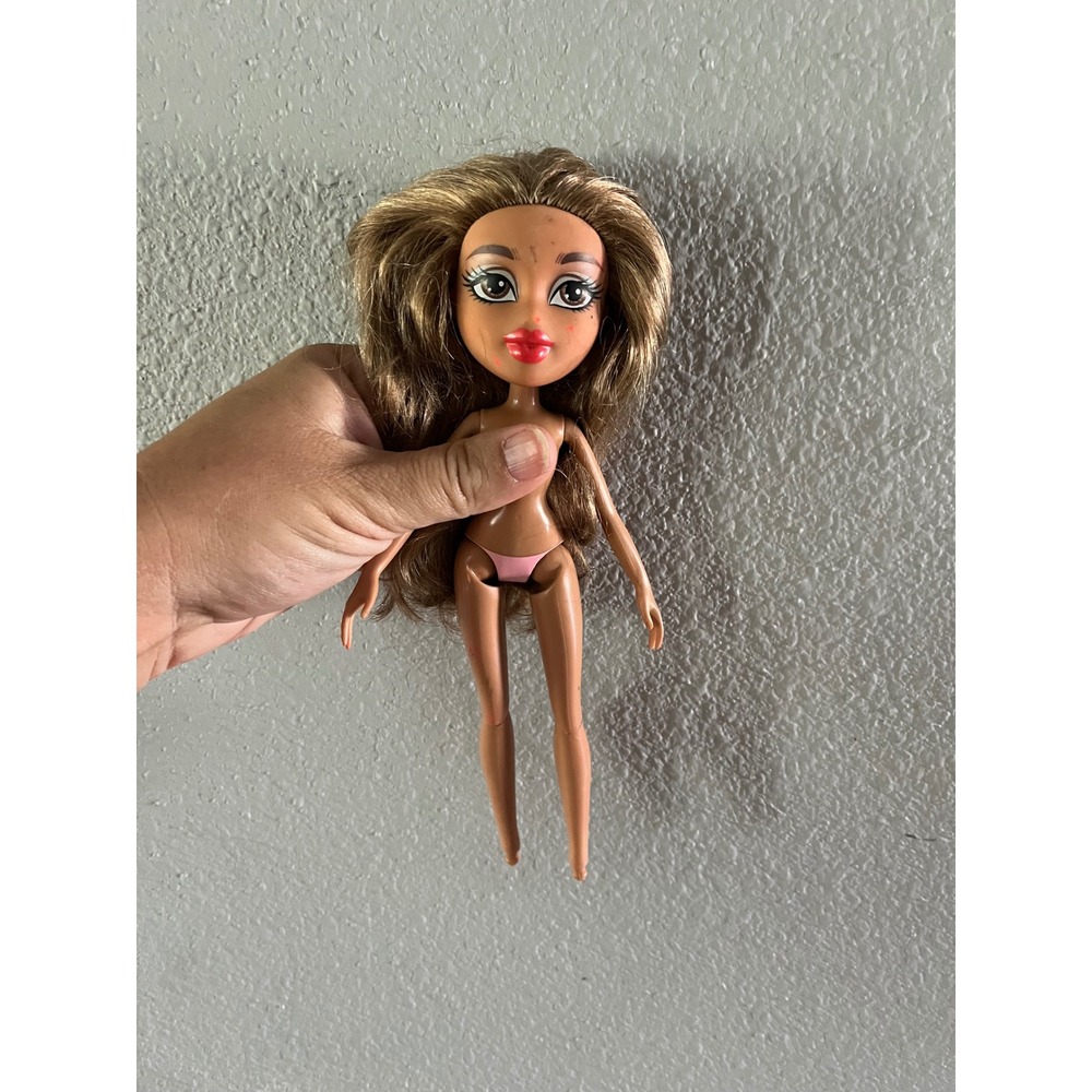 MGA Bratz Yasmin Doll Nude Brown Hair Brown Eyes for Parts or Customizing